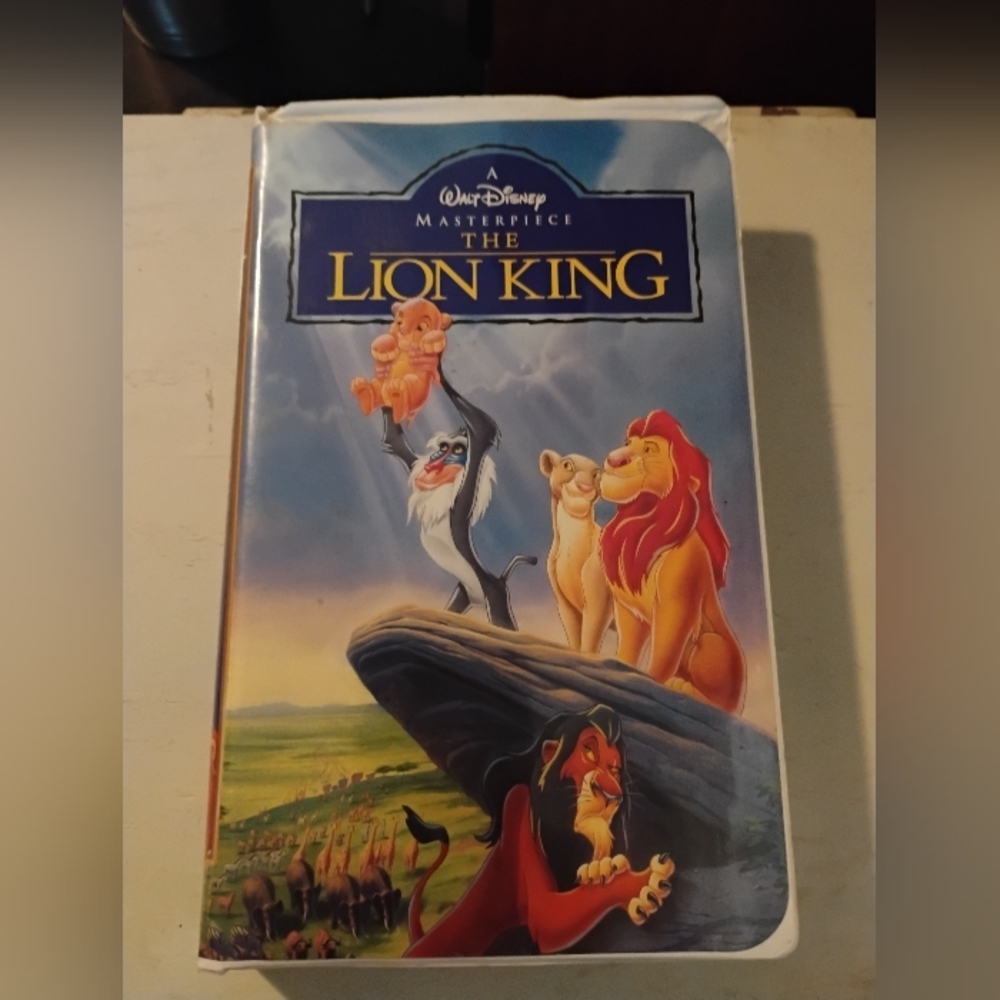Disney The Lion King VHS with Blue and Red Cover
